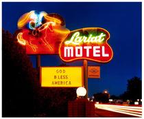 Lariat Motel II, Fallon, Nevada / Richard Heeps
