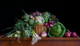 Still life with vegetables and a snail / Charlotte Fröling