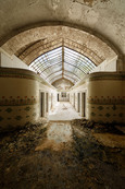 Green Thermal Baths / Dimitri Bourriau