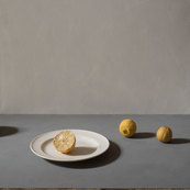Assiette et trois citrons / Thierry Genay
