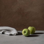 Deux pommes et linge / Thierry Genay