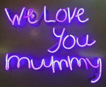 Share your love with art to give to this Mother's day! 